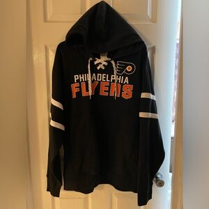NWT Flyers sweatshirt WOMEN’S size large
